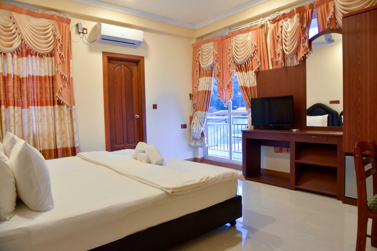 Nalaveshi Inn Хураа Екстериор снимка