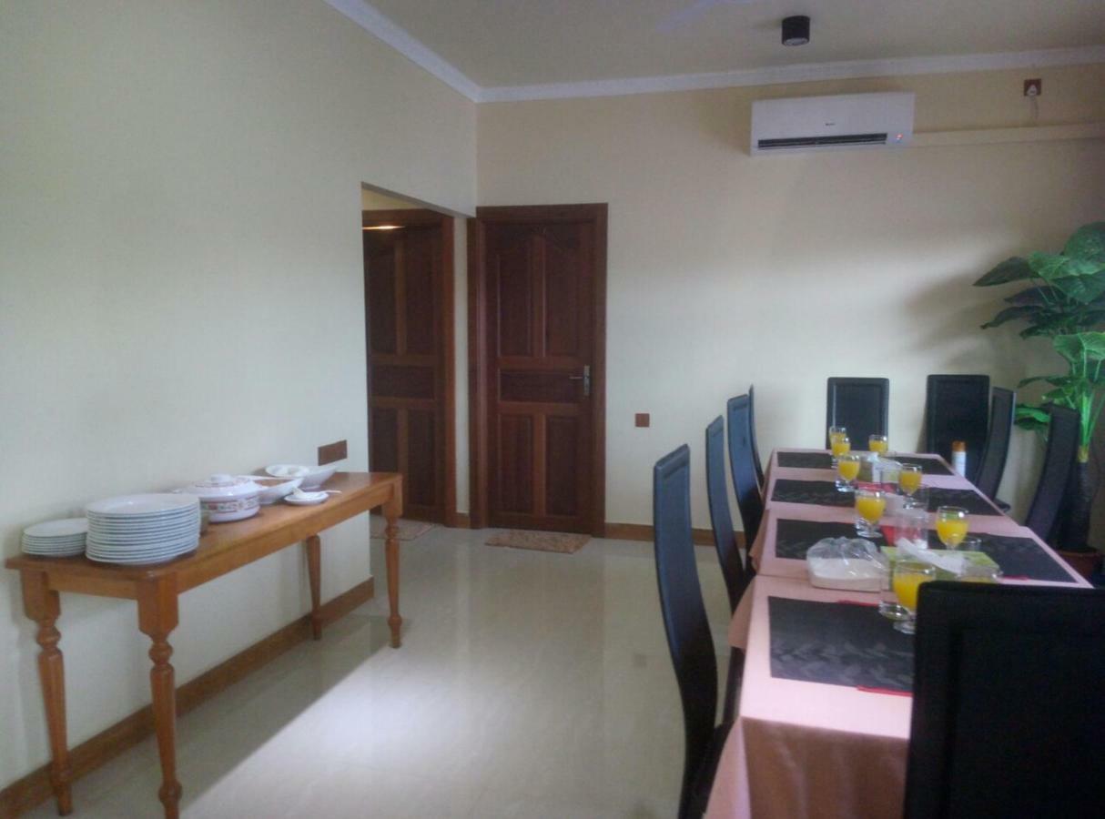 Nalaveshi Inn Хураа Екстериор снимка