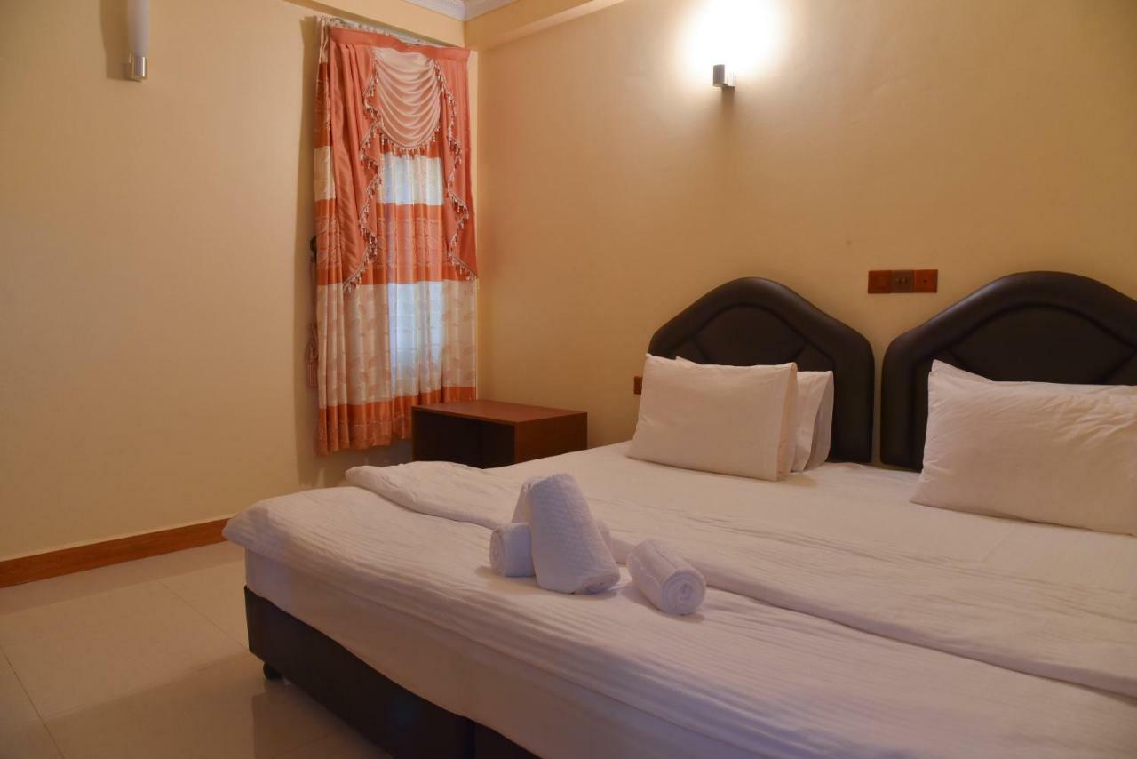 Nalaveshi Inn Хураа Екстериор снимка